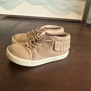 Freshly picked hard sole shoes